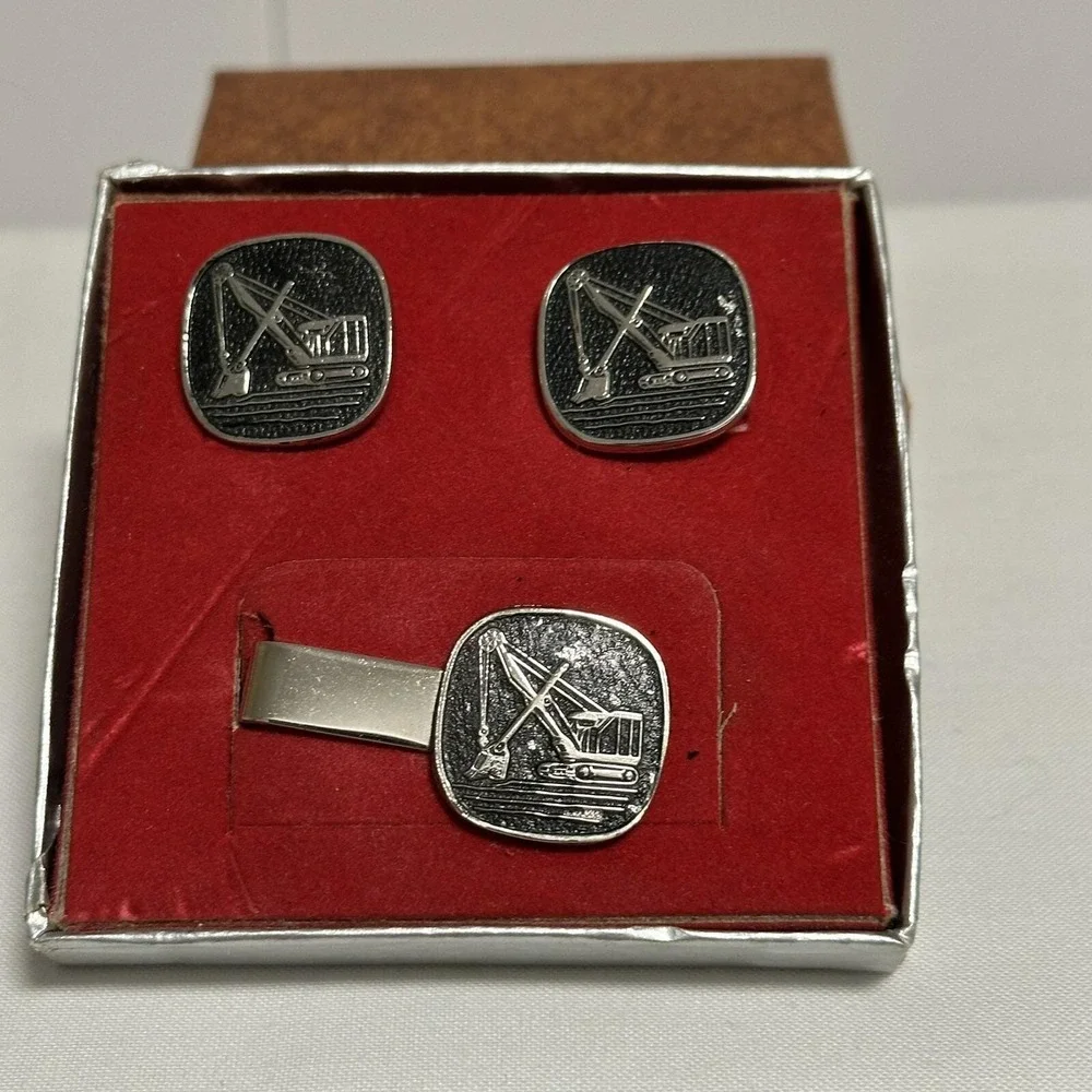 Vintage Cufflinks Tie Bar Set Silver Tone‎ Steam Shovel Paper Box Leather Print